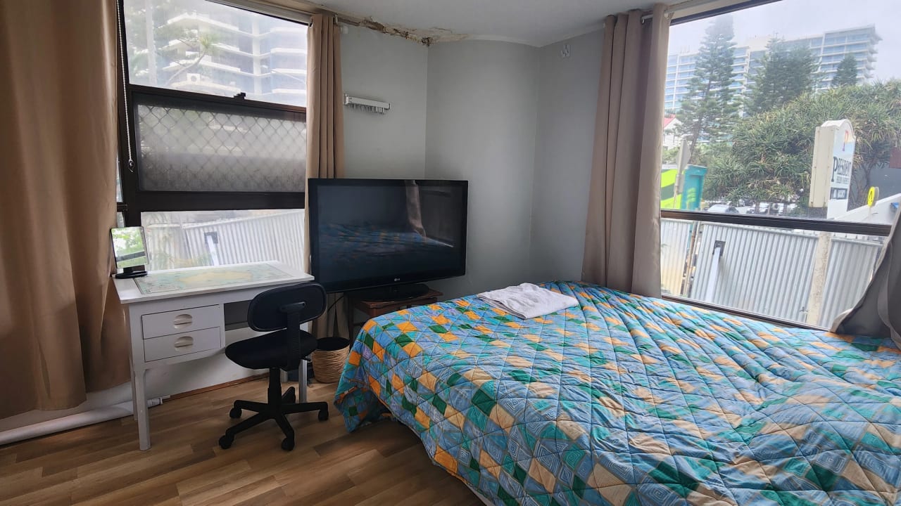 Furnished room in a flatshare