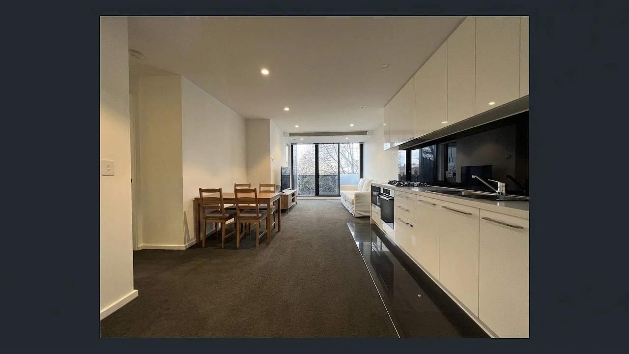 Furnished room with ensuite in a flatshare