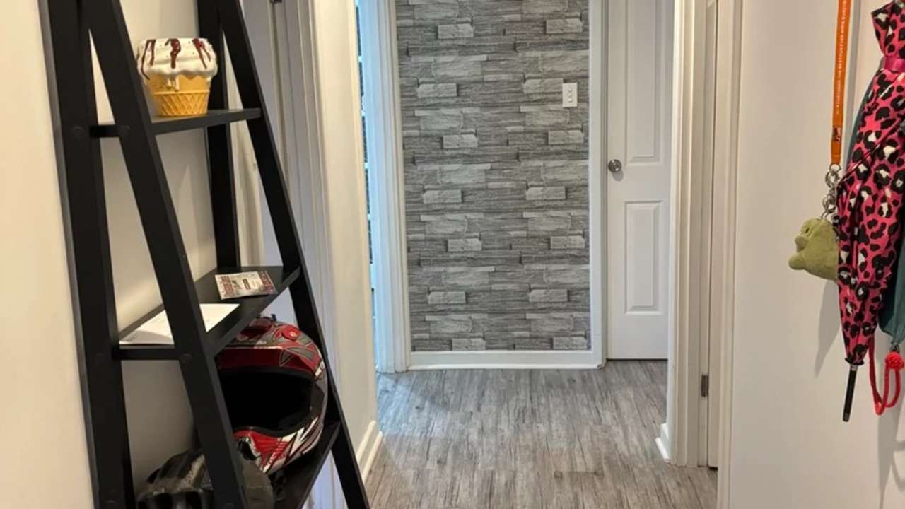 Room in a share house