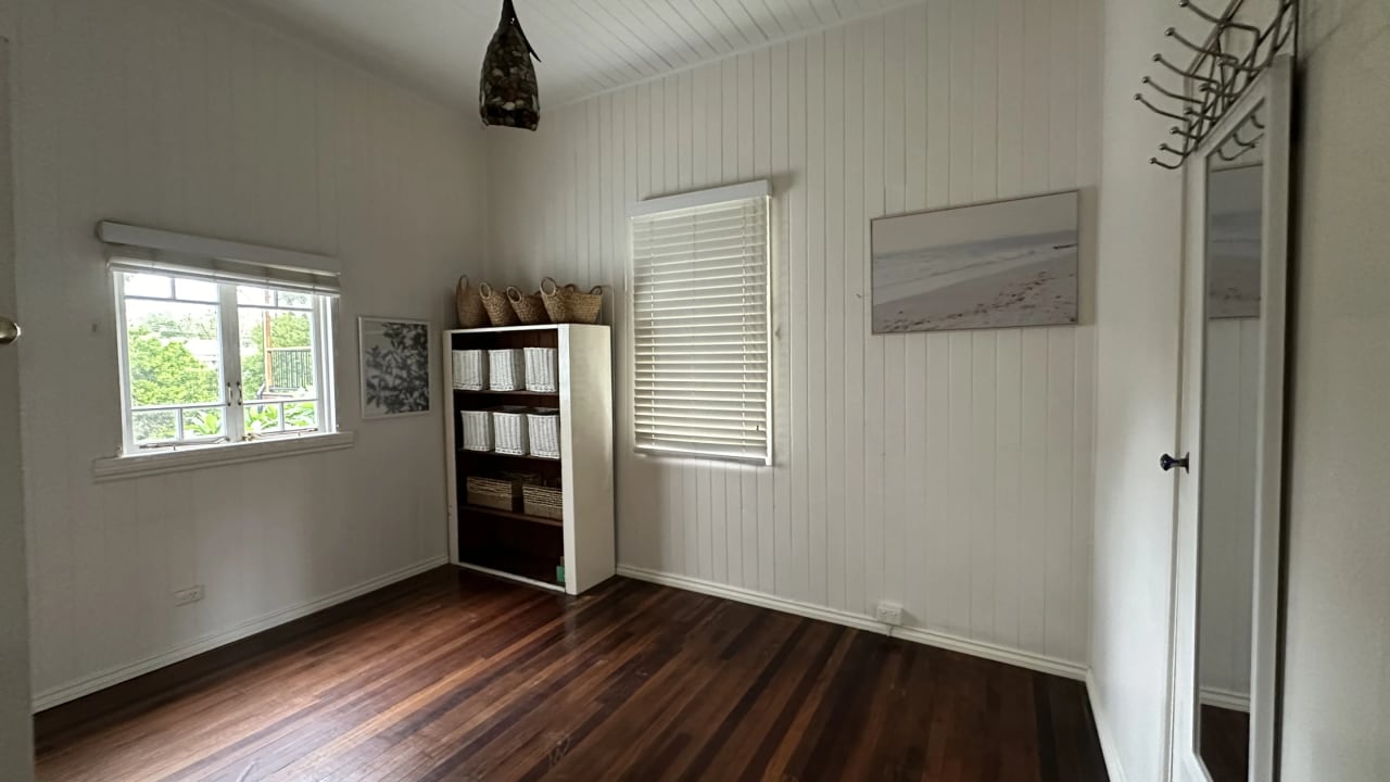 Room in a share house