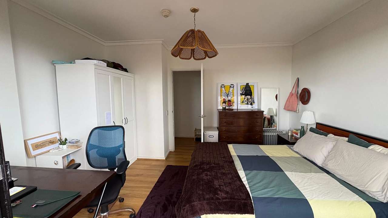 Furnished room in a flatshare