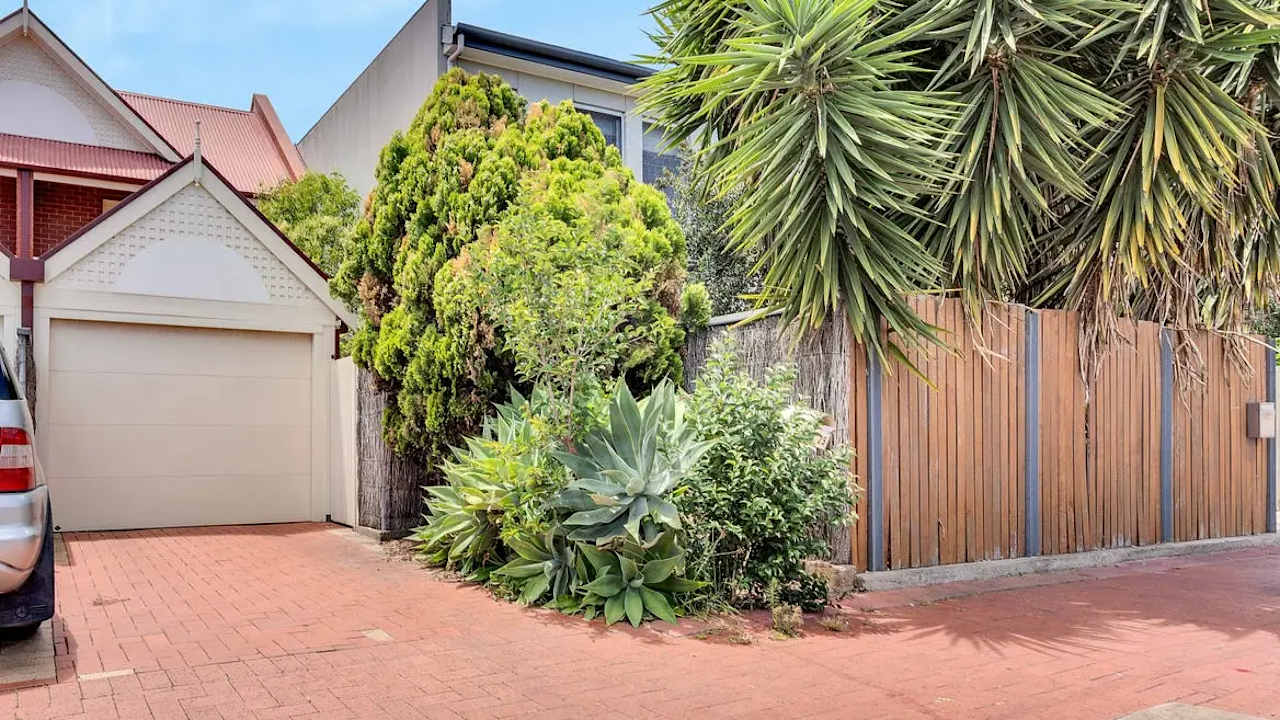 Unfurnished room in a share house