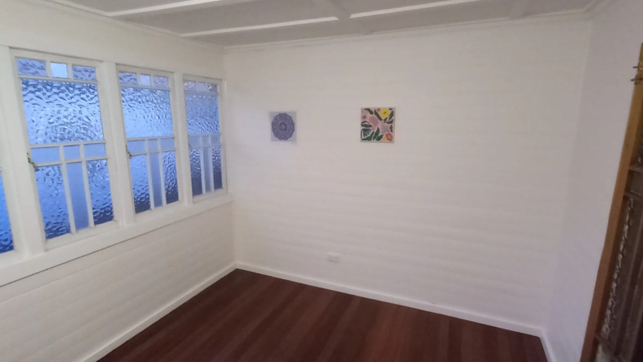 Room in a share house