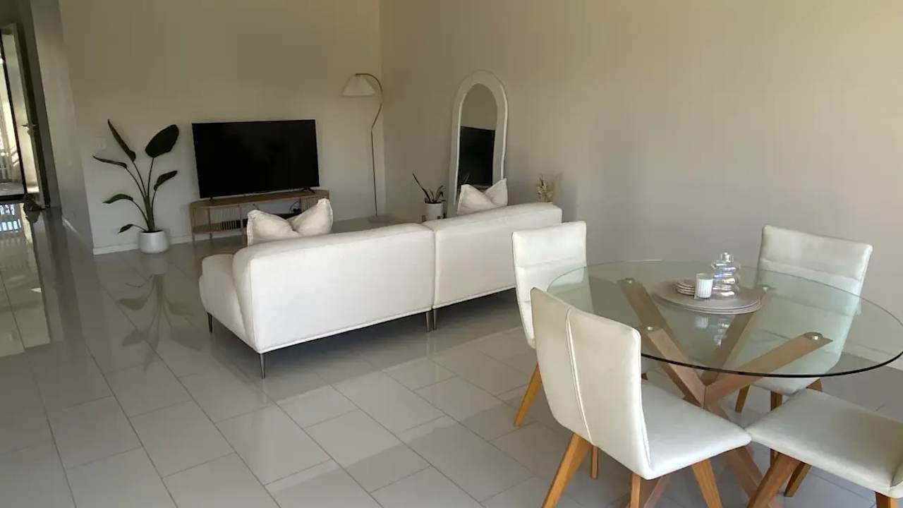 Unfurnished room with own bathroom