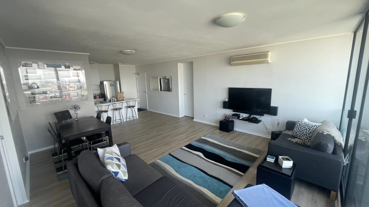 Furnished room in a flatshare