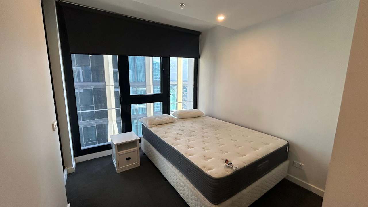 Furnished room with ensuite in a flatshare