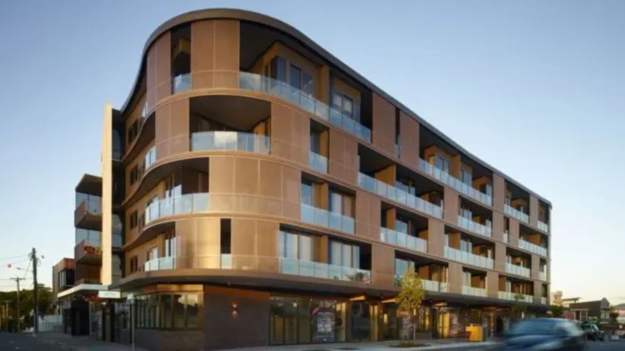 Unfurnished room with ensuite in a flatshare