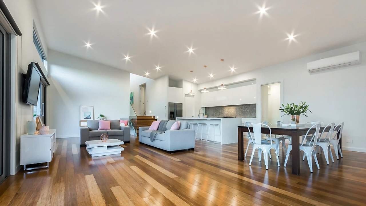 Room in a share house