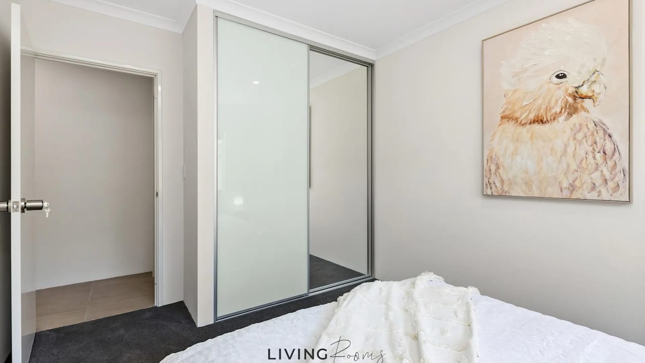 Furnished room in a share house
