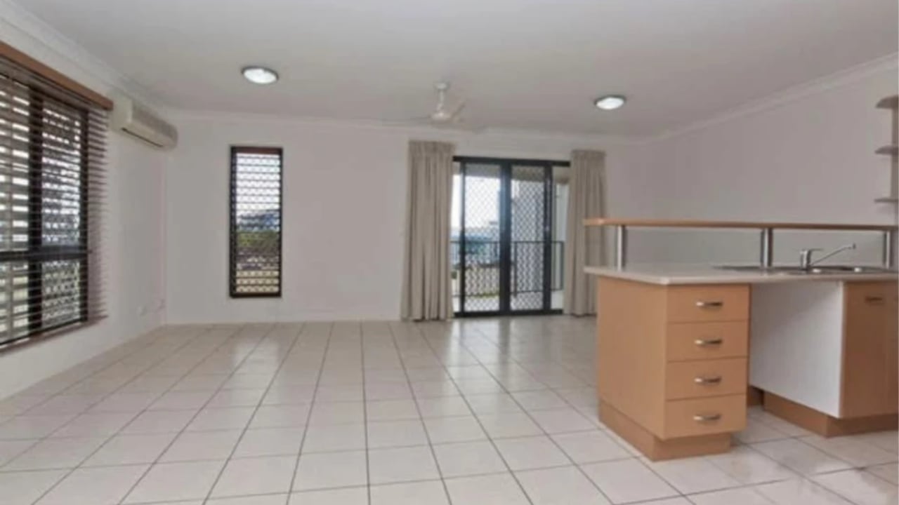 Unfurnished room in a flatshare