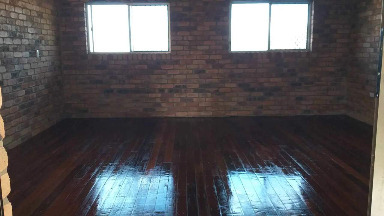 Room in a share house