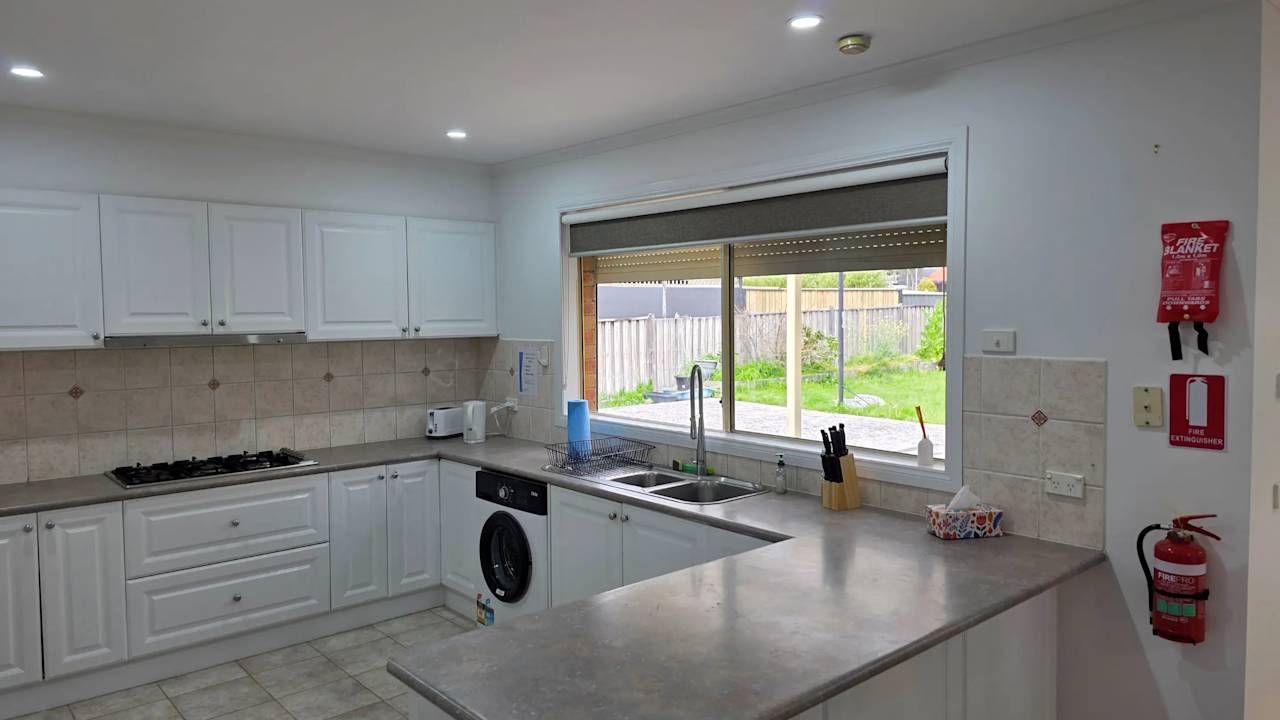 Furnished room in a share house