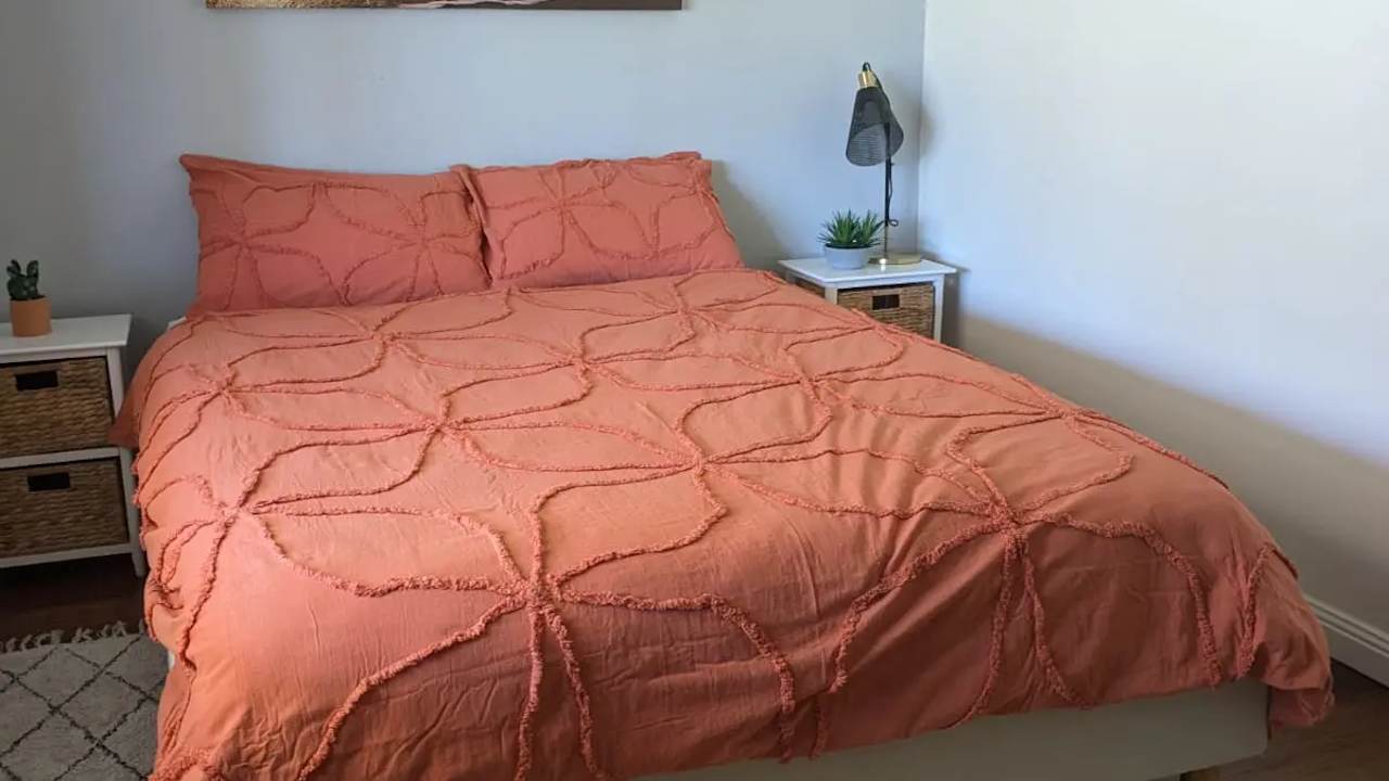 Furnished room with own bathroom