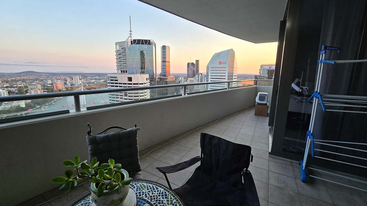 Furnished room in a flatshare