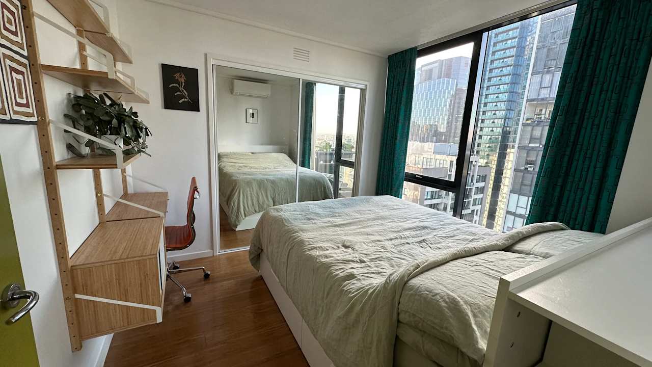 Furnished room in a flatshare