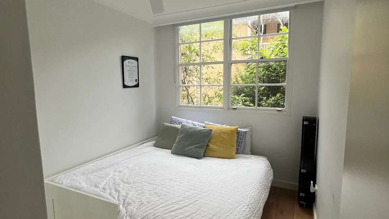 Unfurnished room in a flatshare