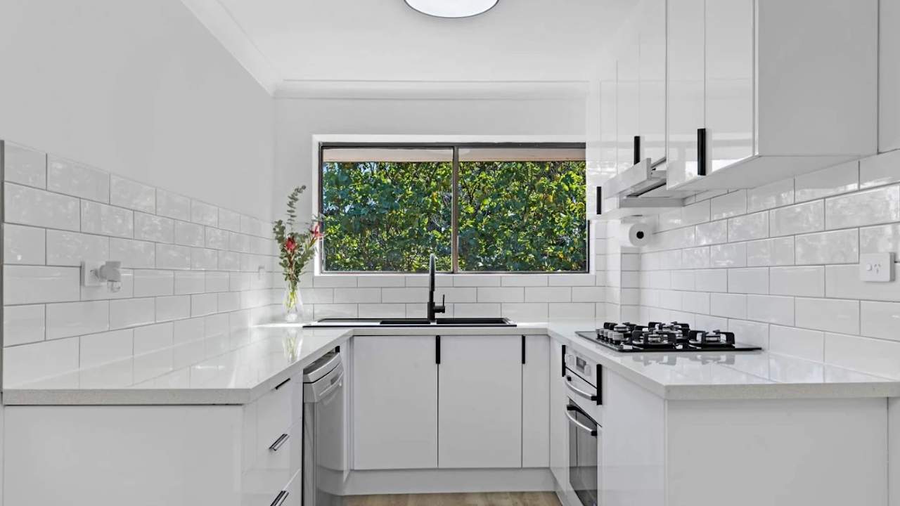 Whole property with 2 rooms for rent