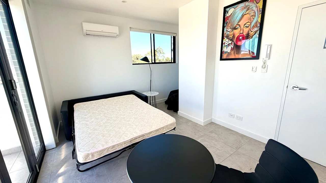 Furnished room studio flat for rent
