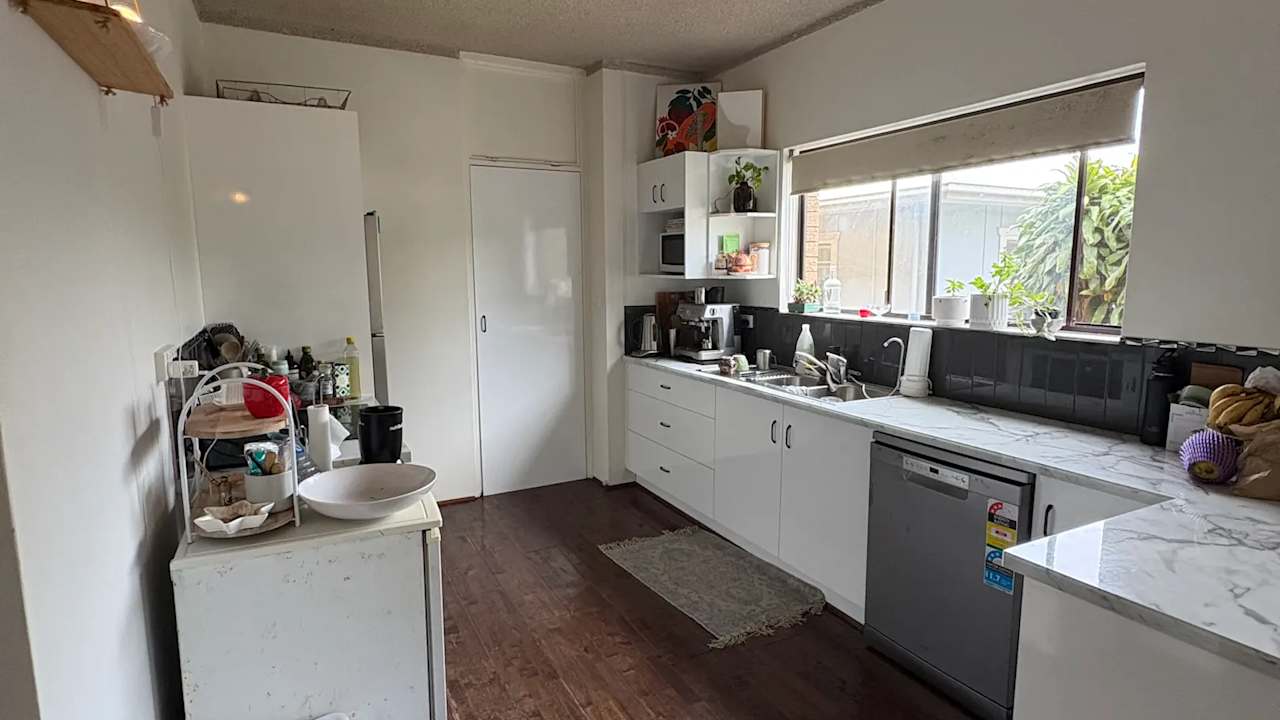 Unfurnished room in a flatshare