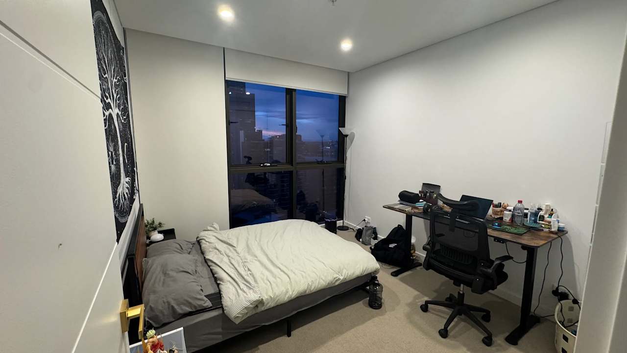 Unfurnished room in a flatshare