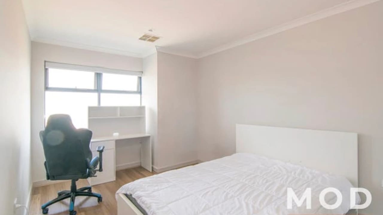 Room in a share house