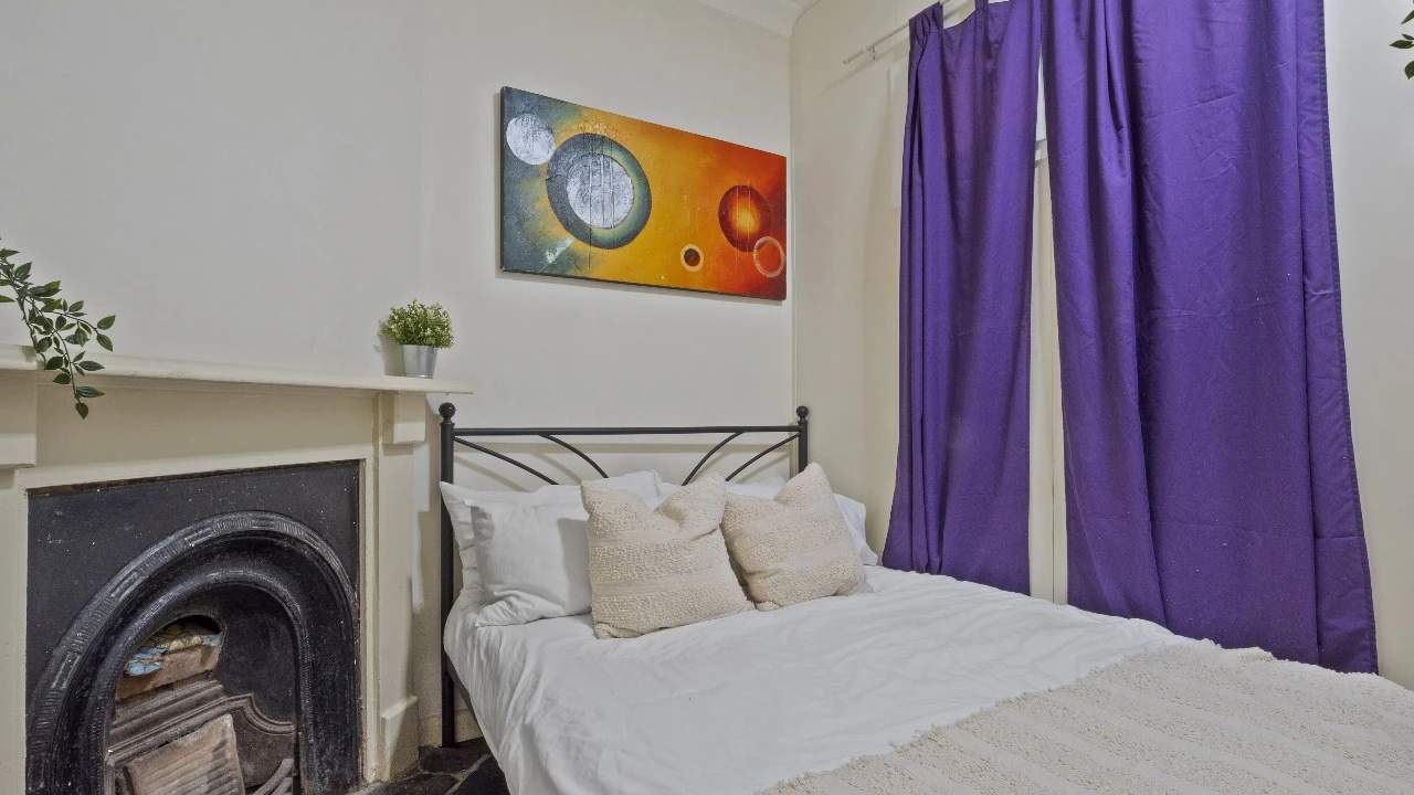 Furnished room in a share house