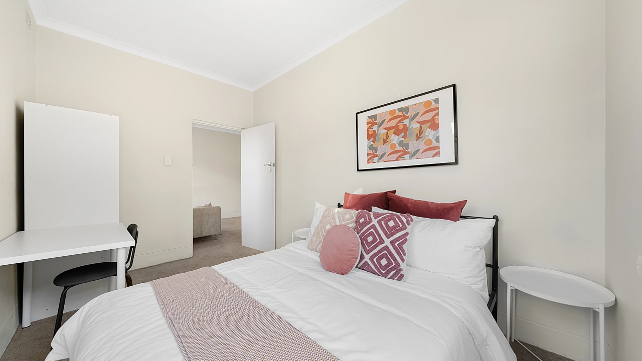Room in a share house