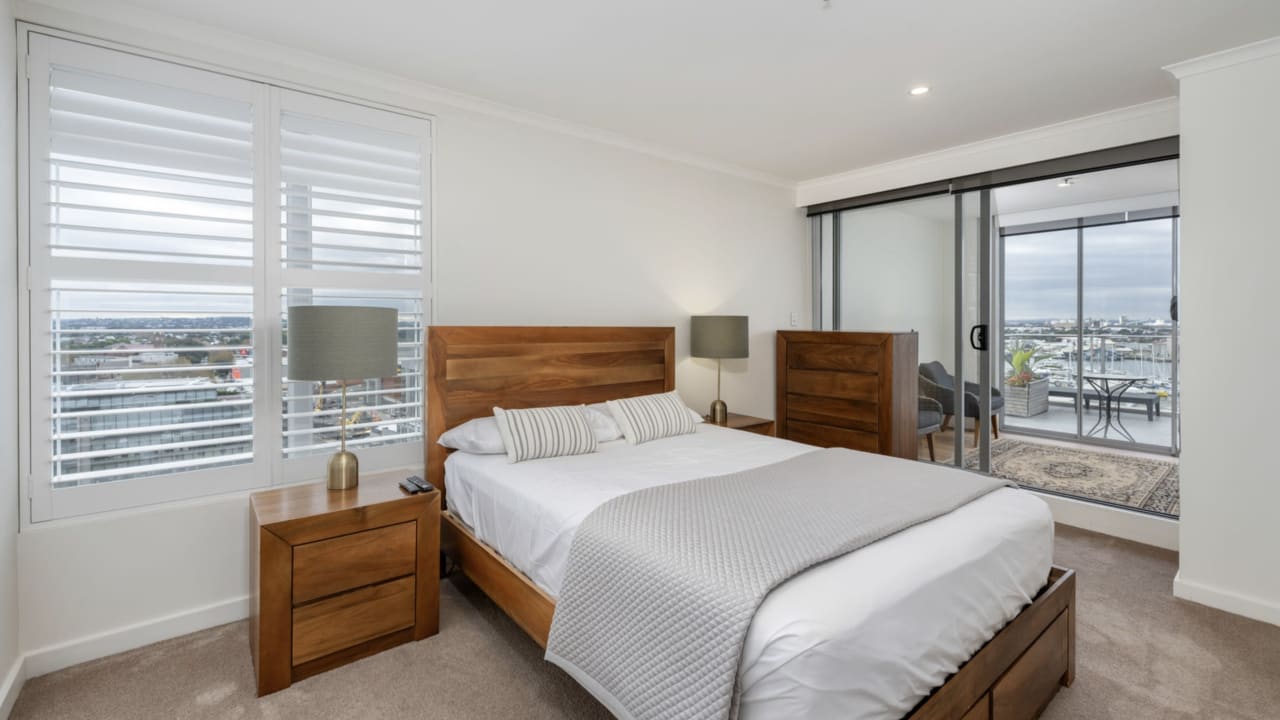 Furnished room with ensuite in a flatshare