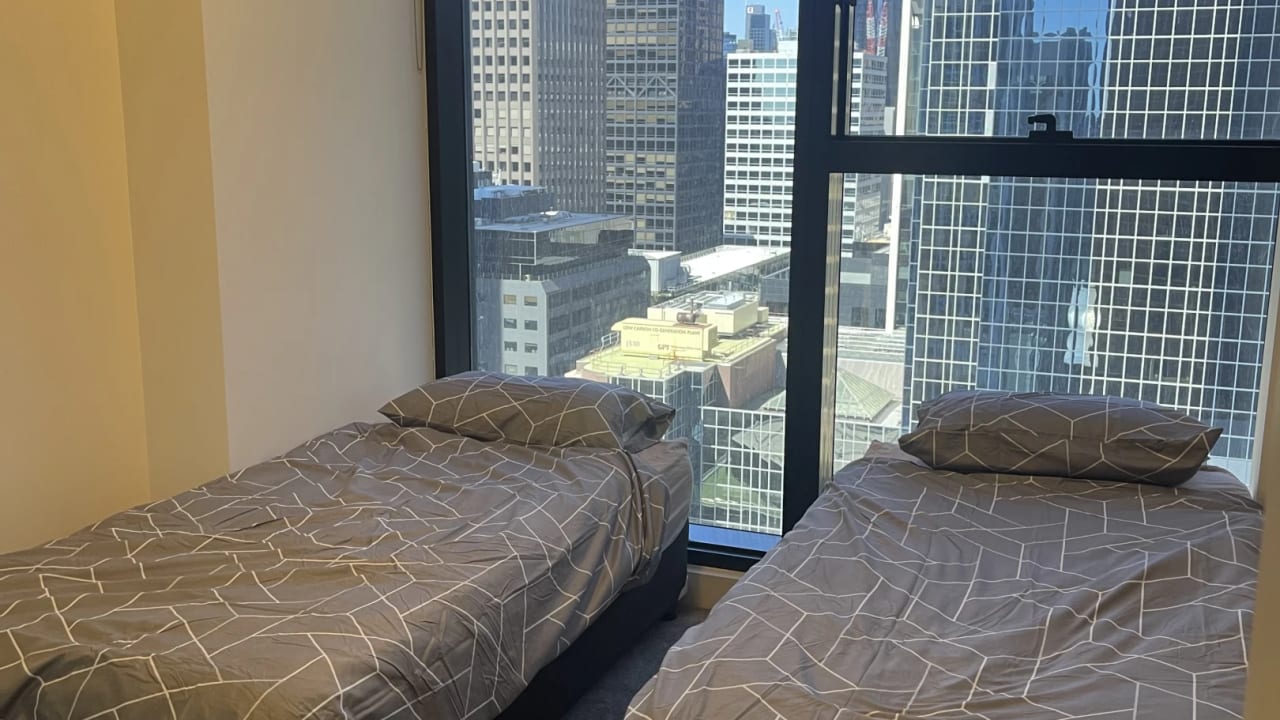 Furnished room with ensuite in a flatshare
