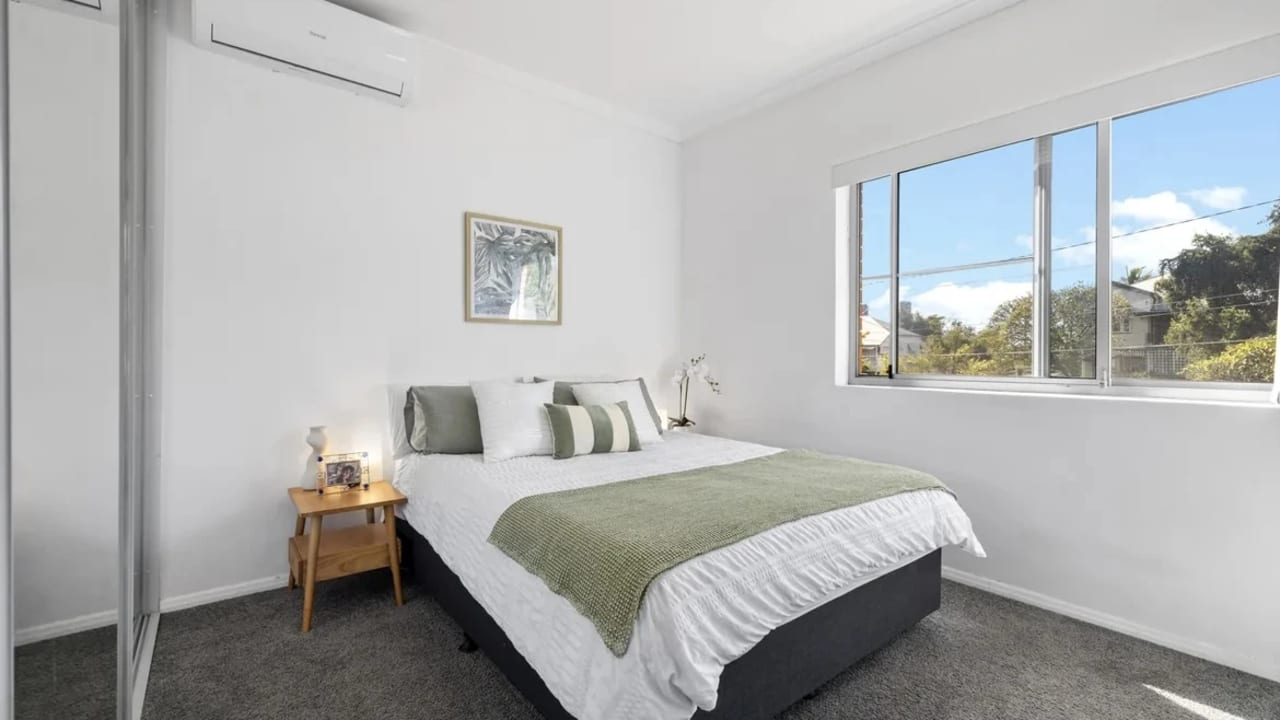 Unfurnished room in a flatshare