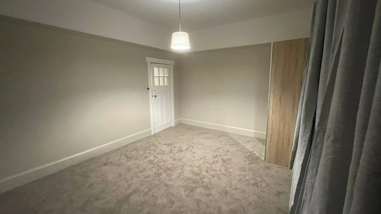 Room in a share house