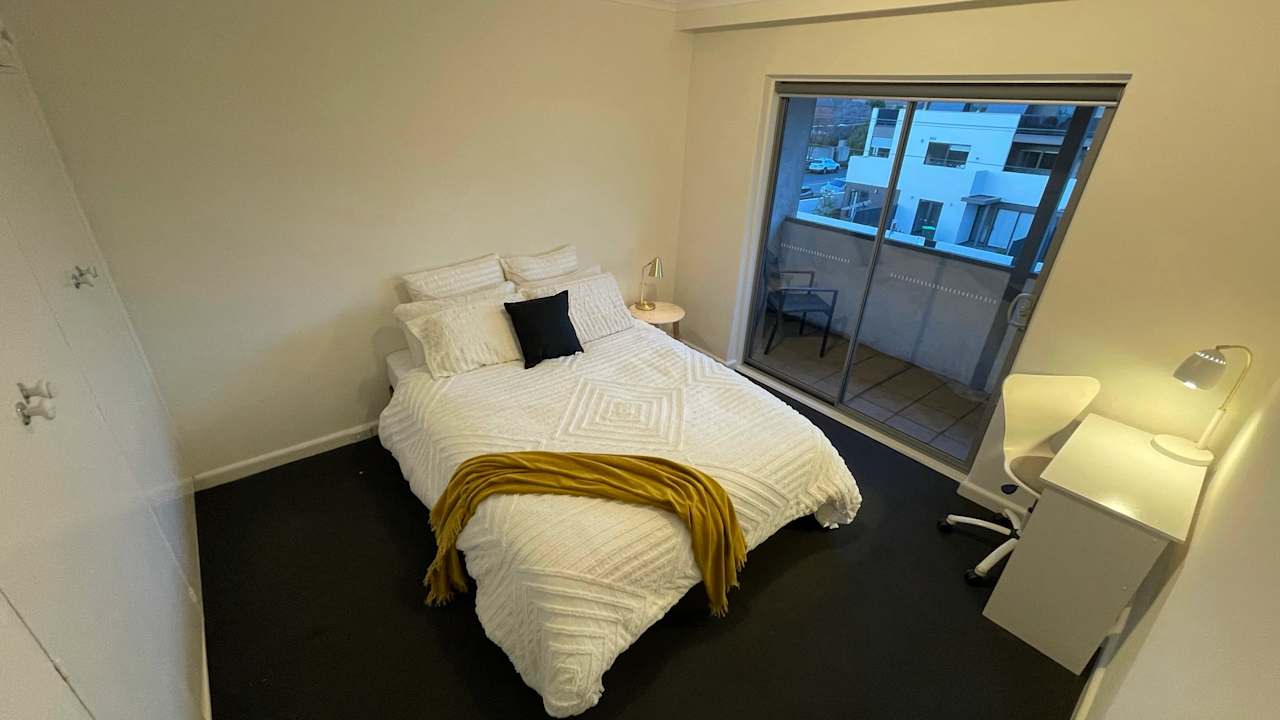 Furnished room in a flatshare