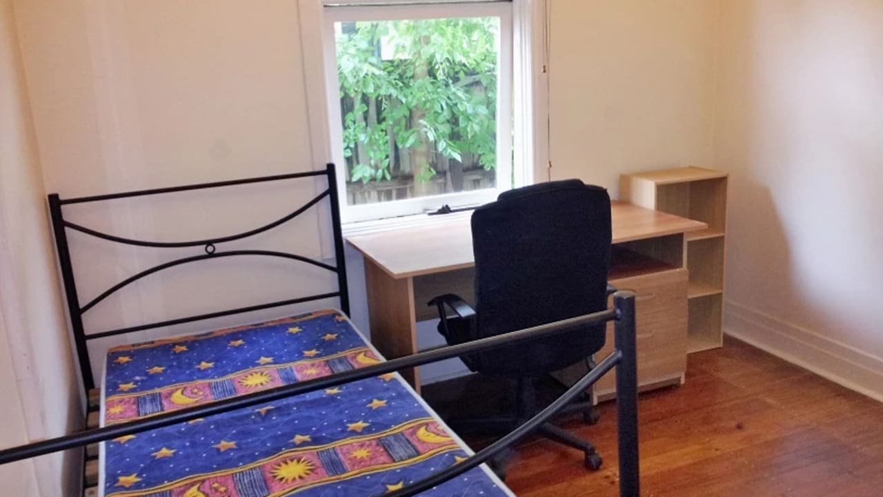 Furnished room in a share house