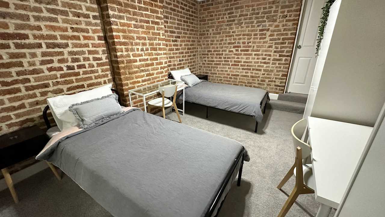 Furnished room in a share house