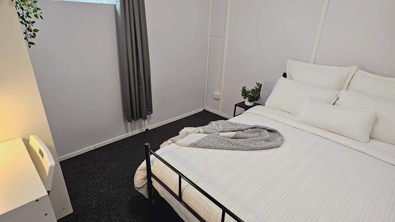 Furnished room in a flatshare