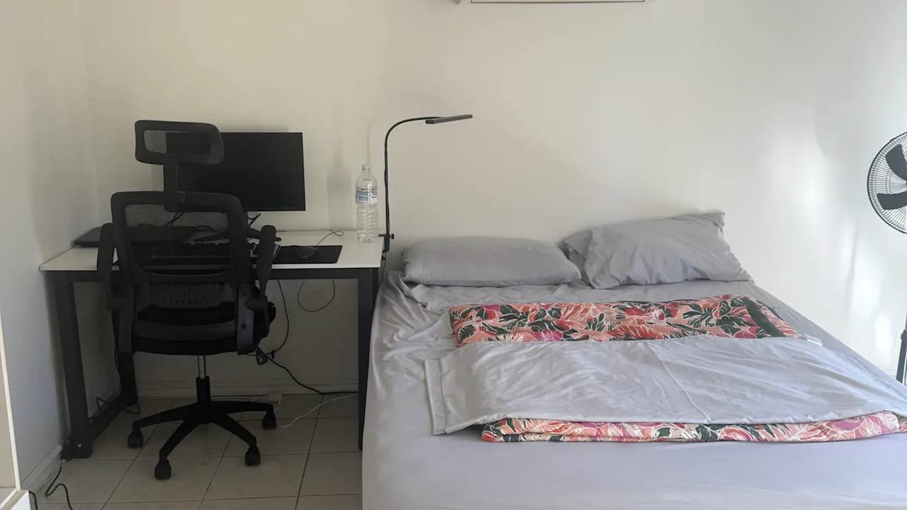 Furnished room with own bathroom