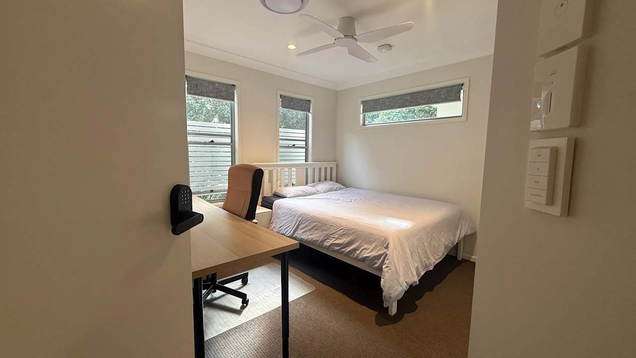 Furnished room in a share house