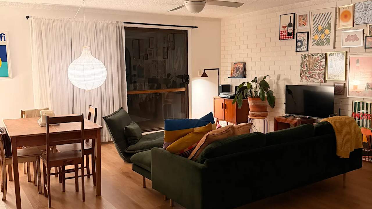Unfurnished room in a flatshare