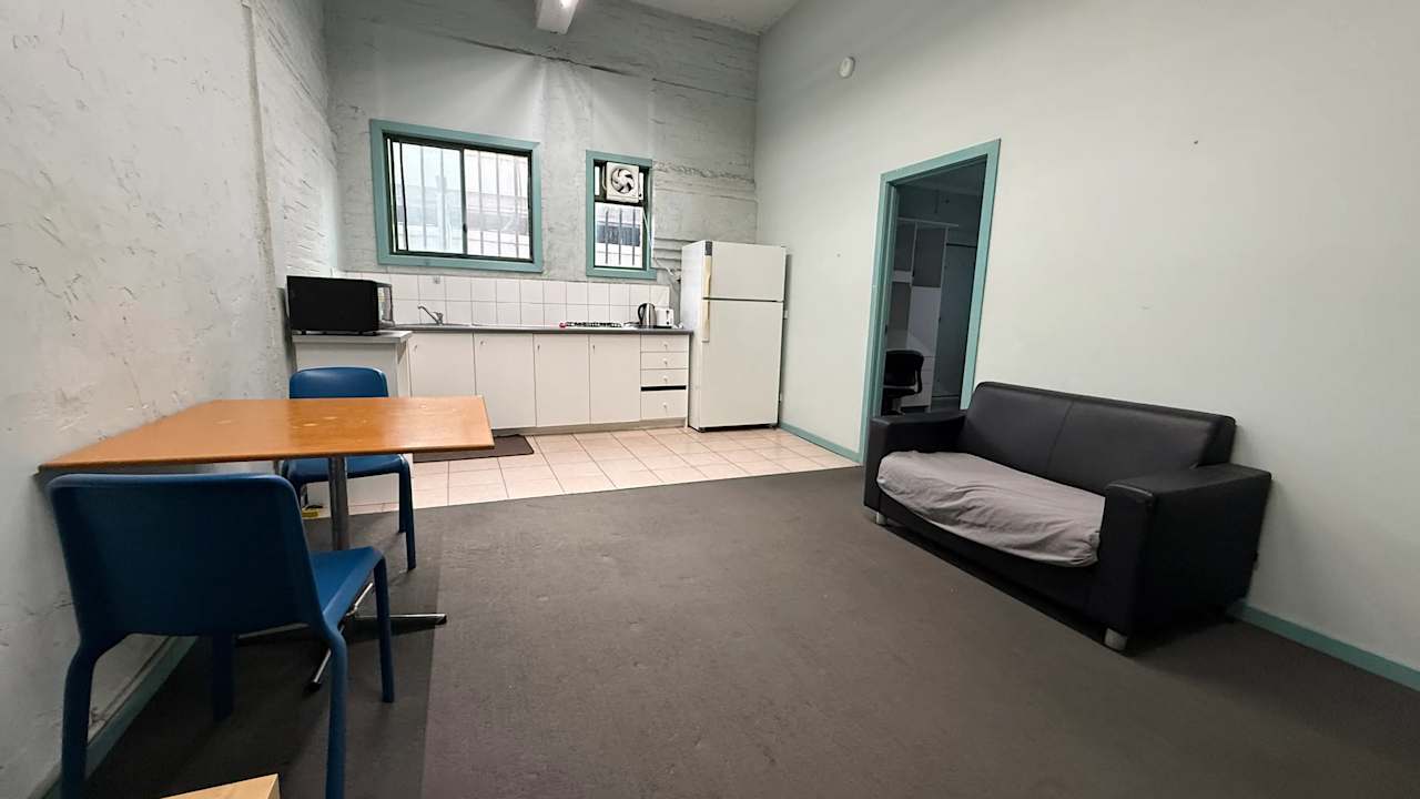 Whole property with 2 rooms for rent