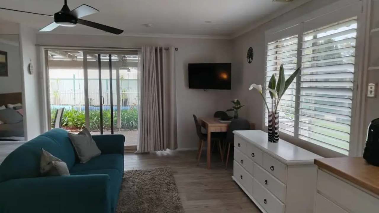 Furnished room studio flat for rent