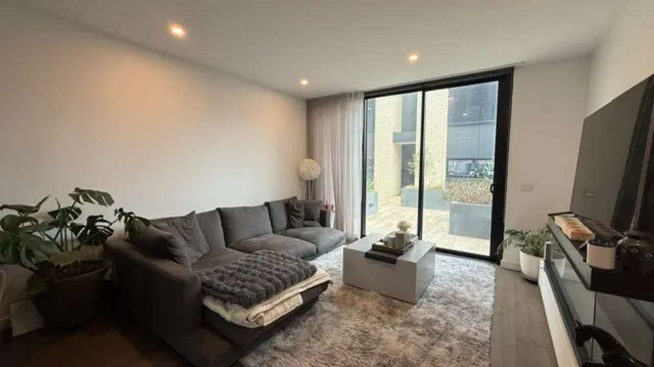 Furnished room with own bathroom