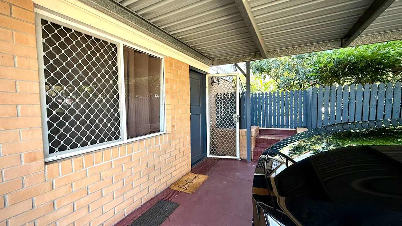 Whole property with 3 rooms for rent