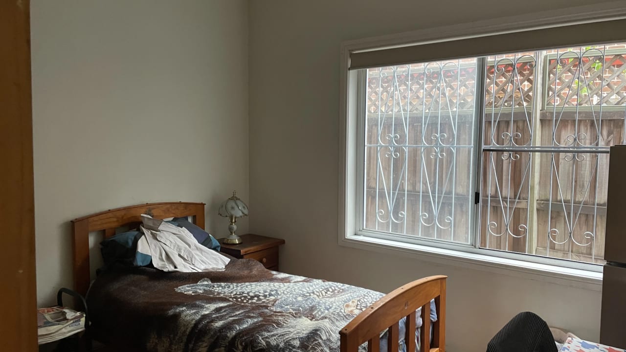 Room in a share house