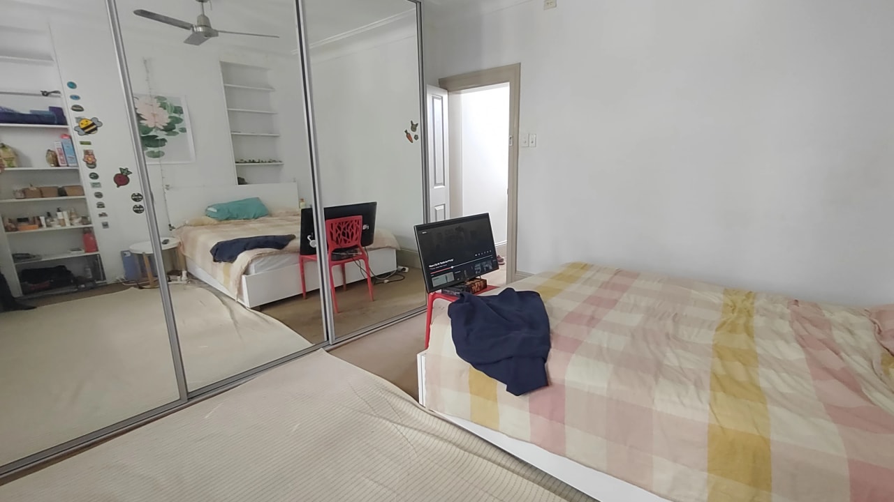 Room in a share house