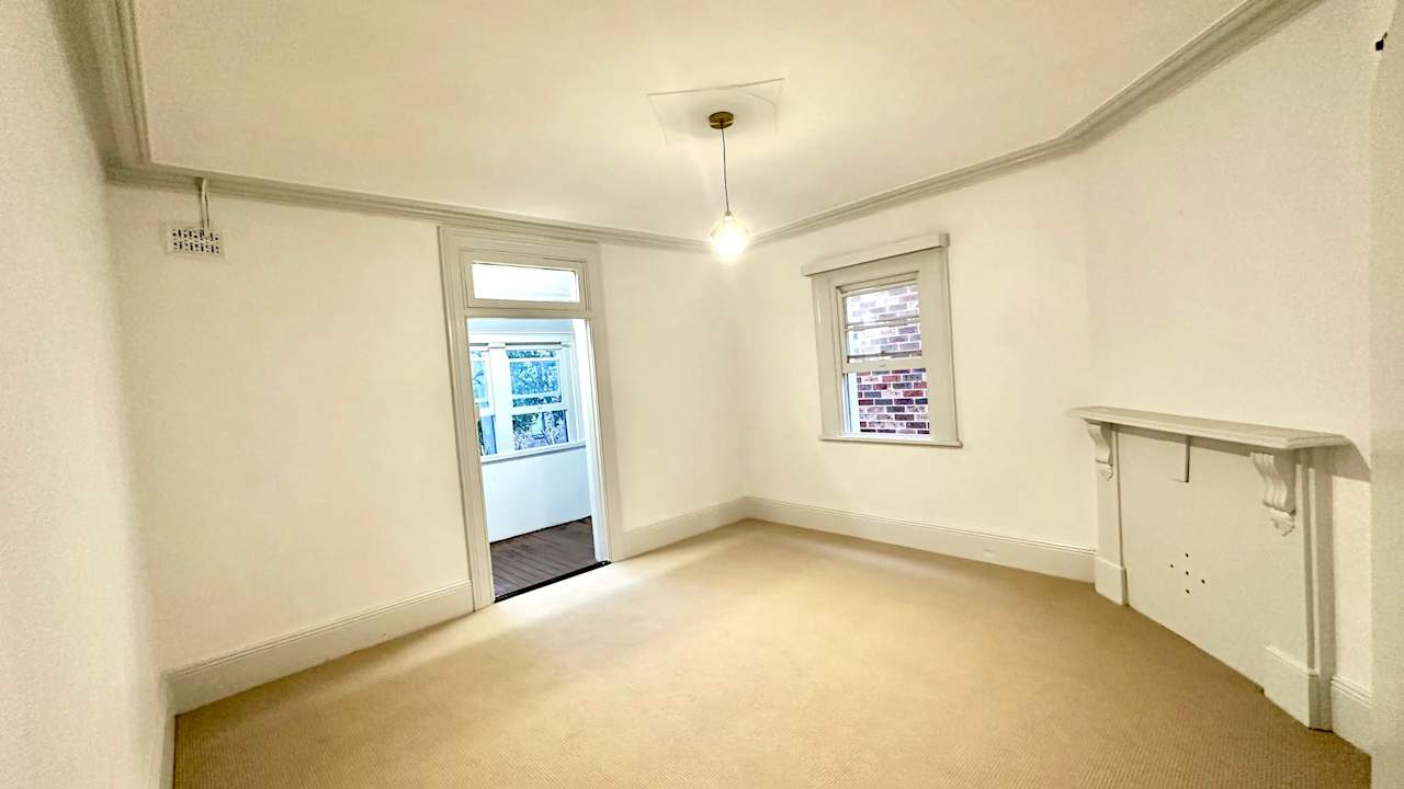 Whole property with 2 rooms for rent