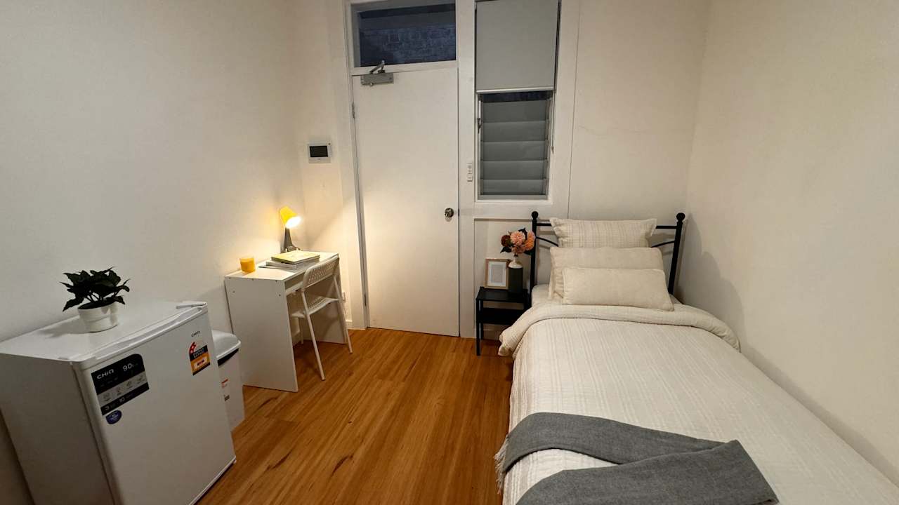 Furnished room studio flat for rent