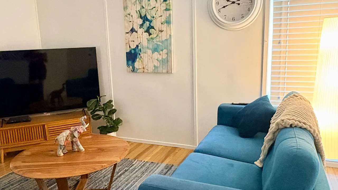 Furnished room in a flatshare