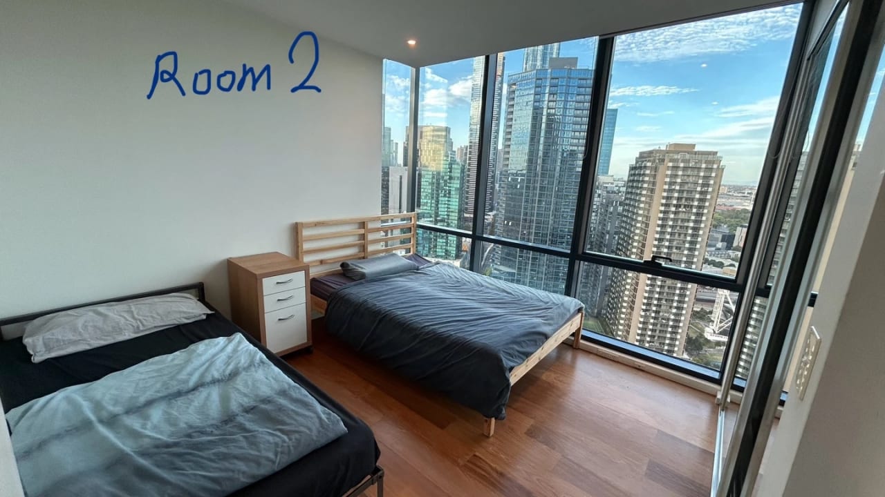 Furnished room in a flatshare