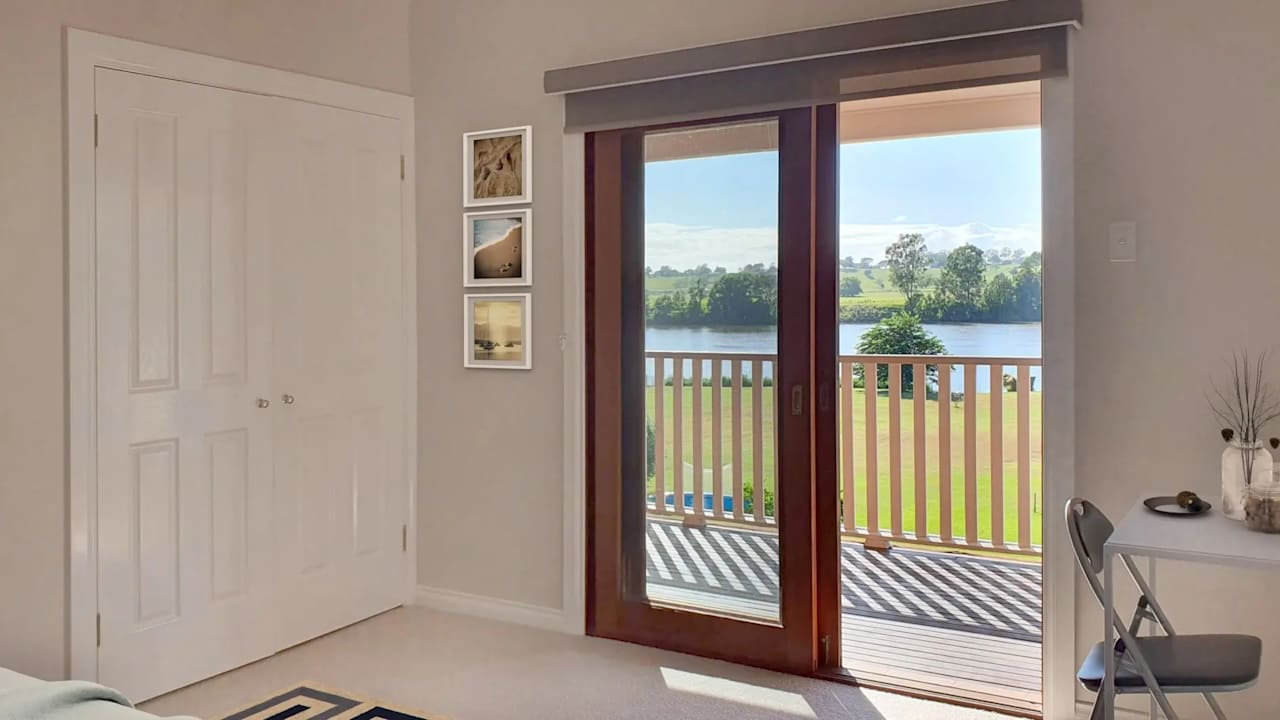 Furnished room in a share house