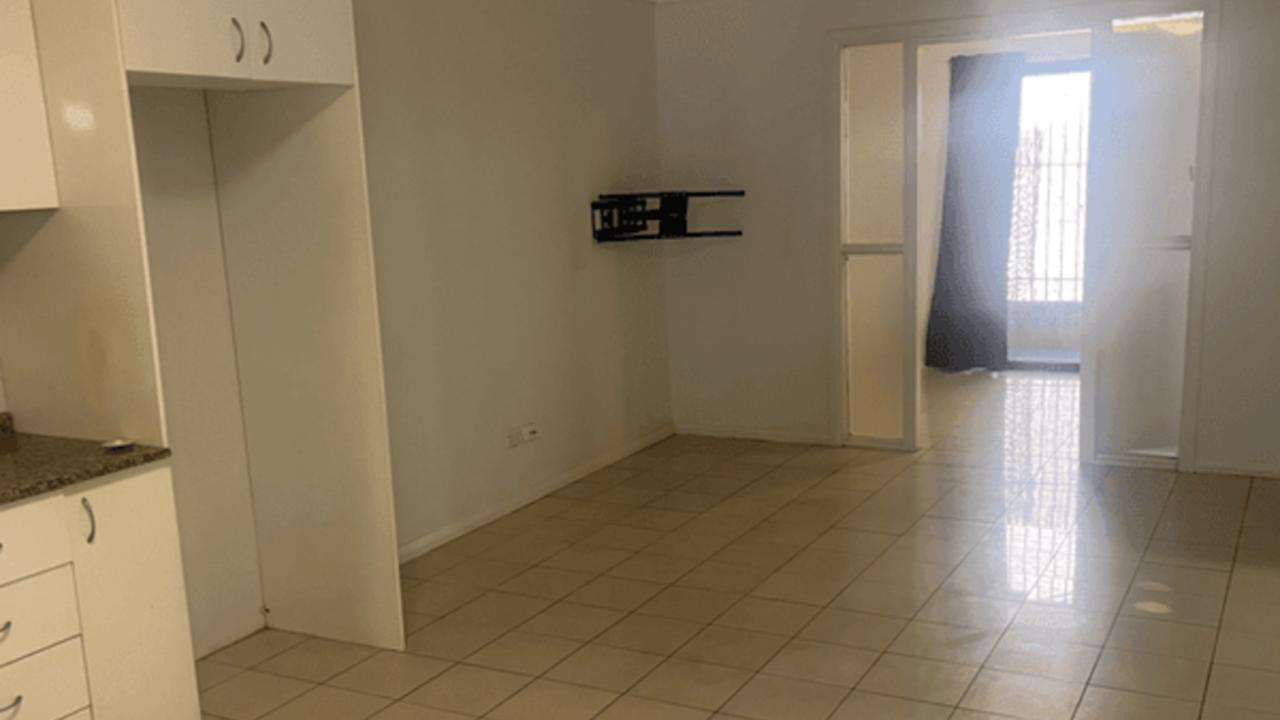 Whole property with 2 rooms for rent